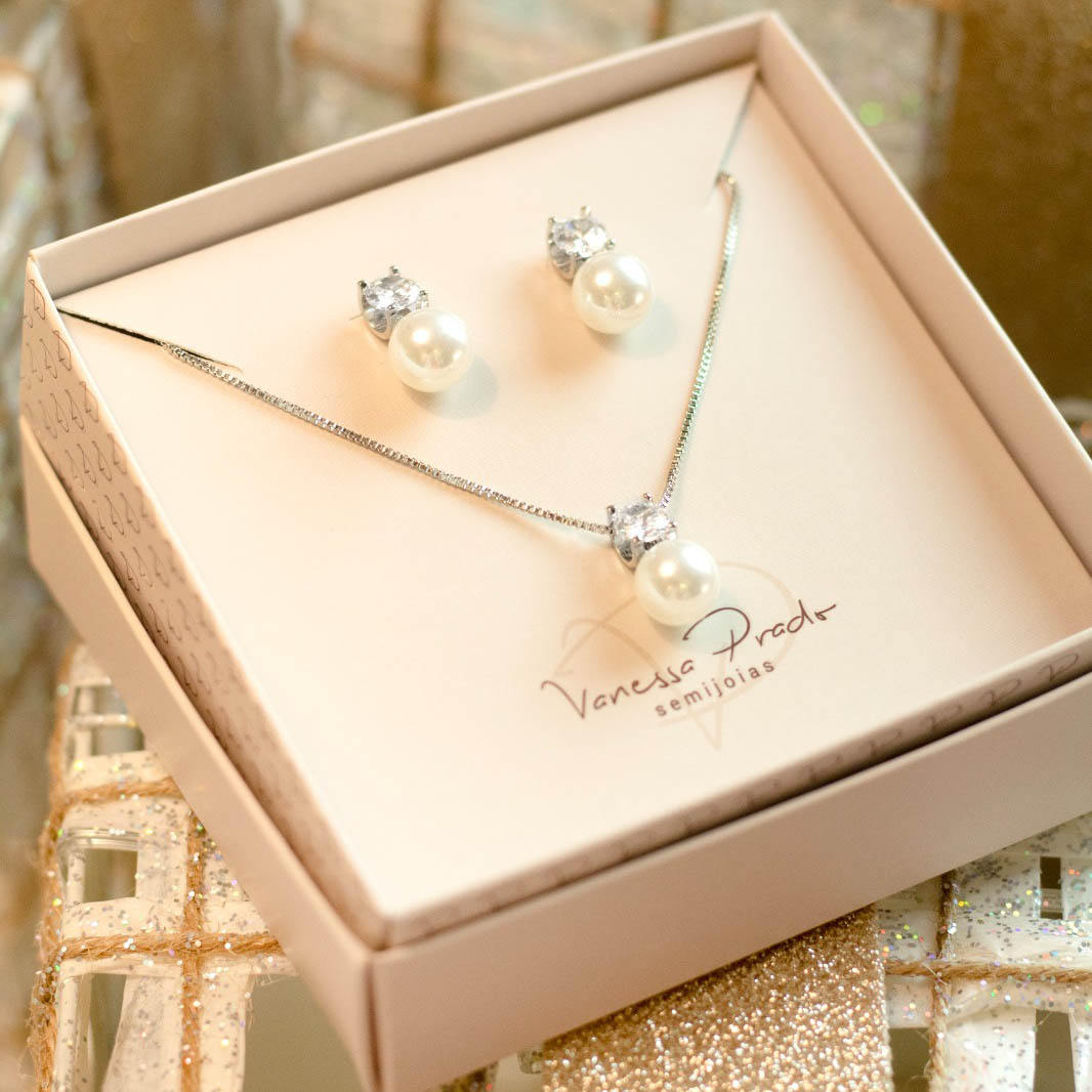 Conjunto Colar e Brinco Ponto de luz e Pérola Banhado a Ouro Branco