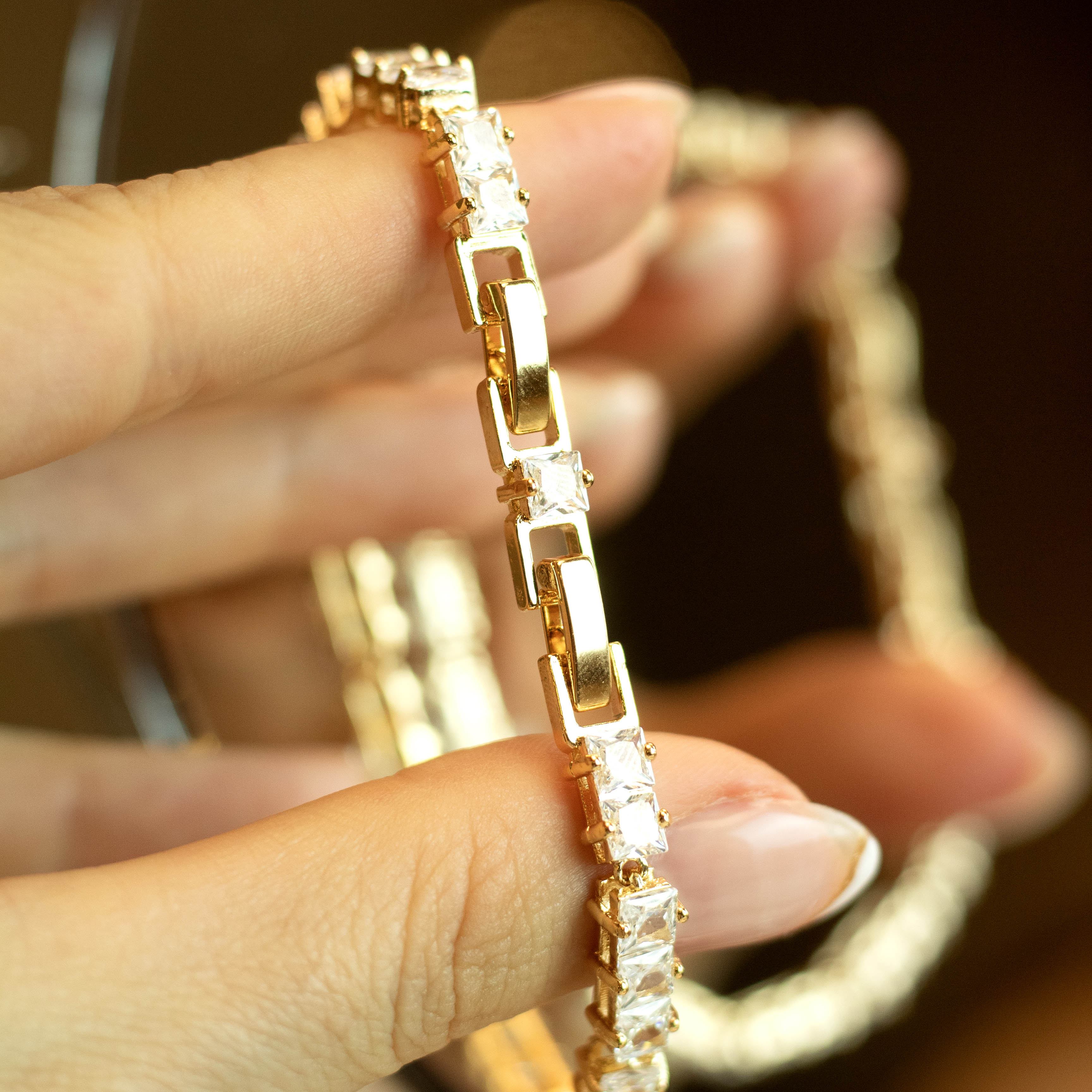 Pulseira Riviera Quadrada de Zircônias Banhada a Ouro 18k