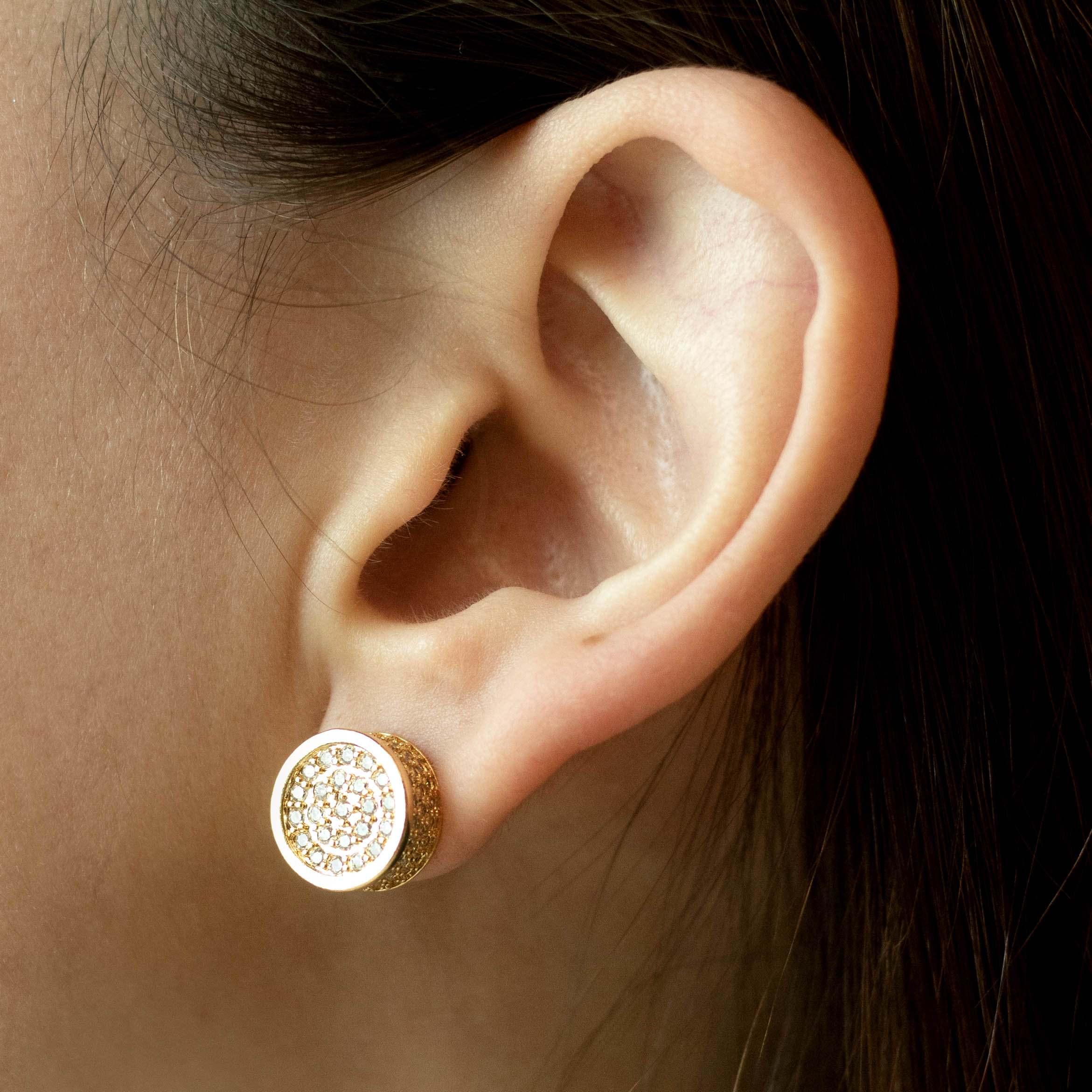 Brinco Redondo Cravejado Caixa Alta Banhado a Ouro 18k