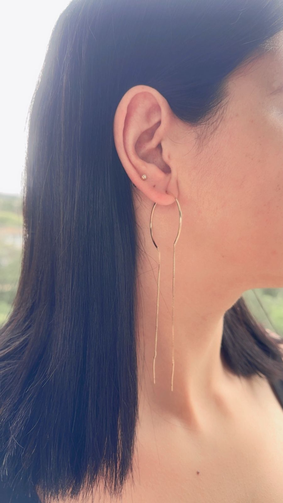 BRINCO DOURADO ARGOLA COM DOIS FIO SEM TARRAXA