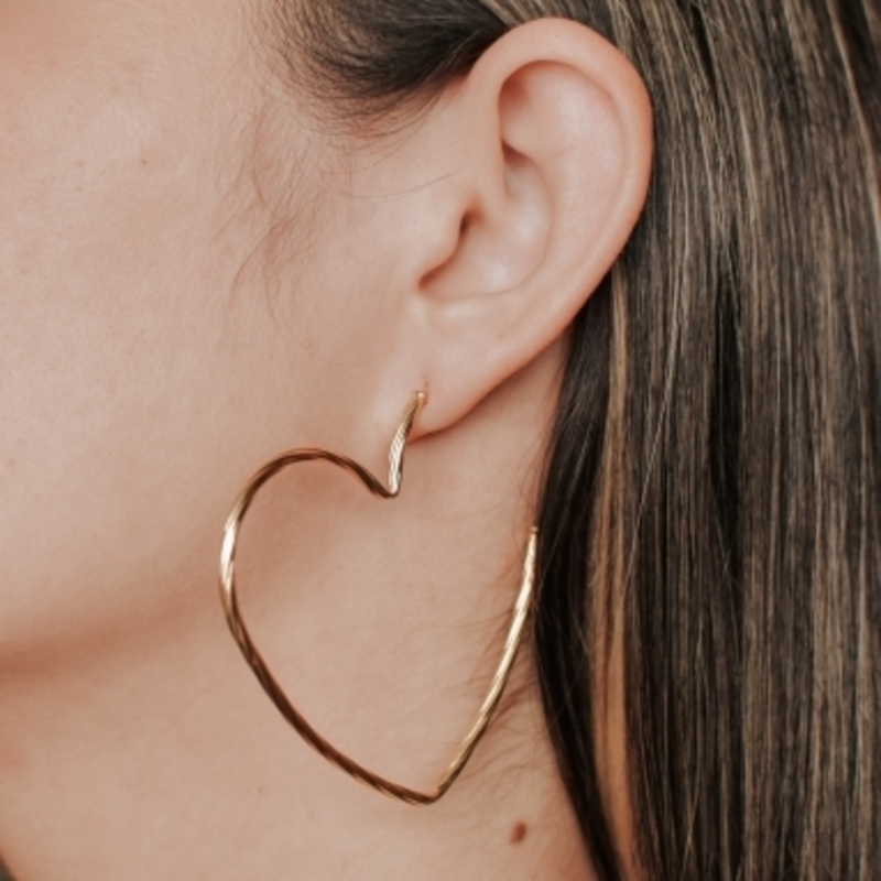 Brinco Coração Torcido Grande