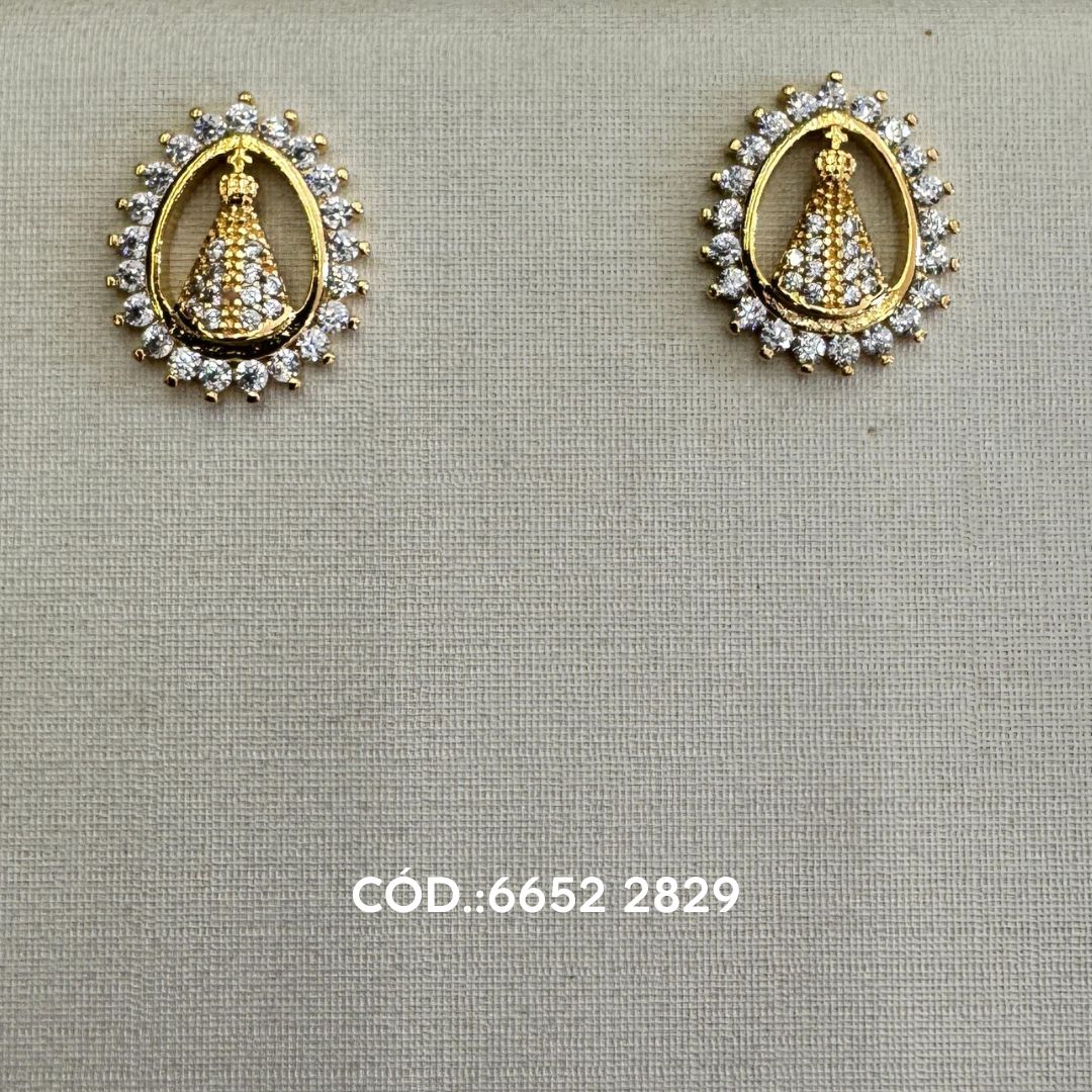 Brinco nossa senhora micro zircônia Cristal oval