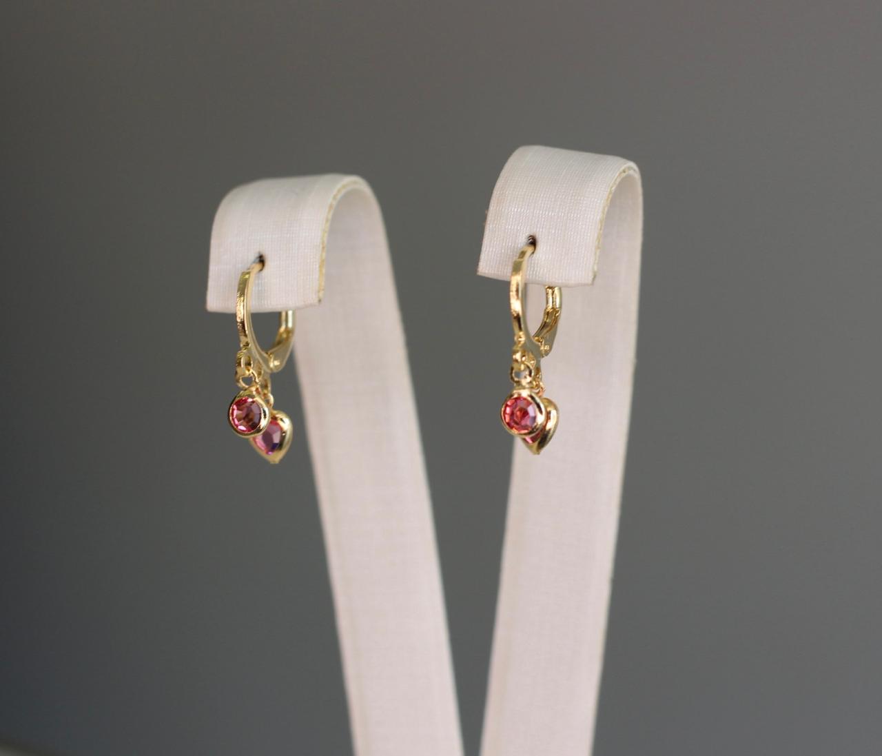 Brinco argolinha articulada coração rosa + zirconia