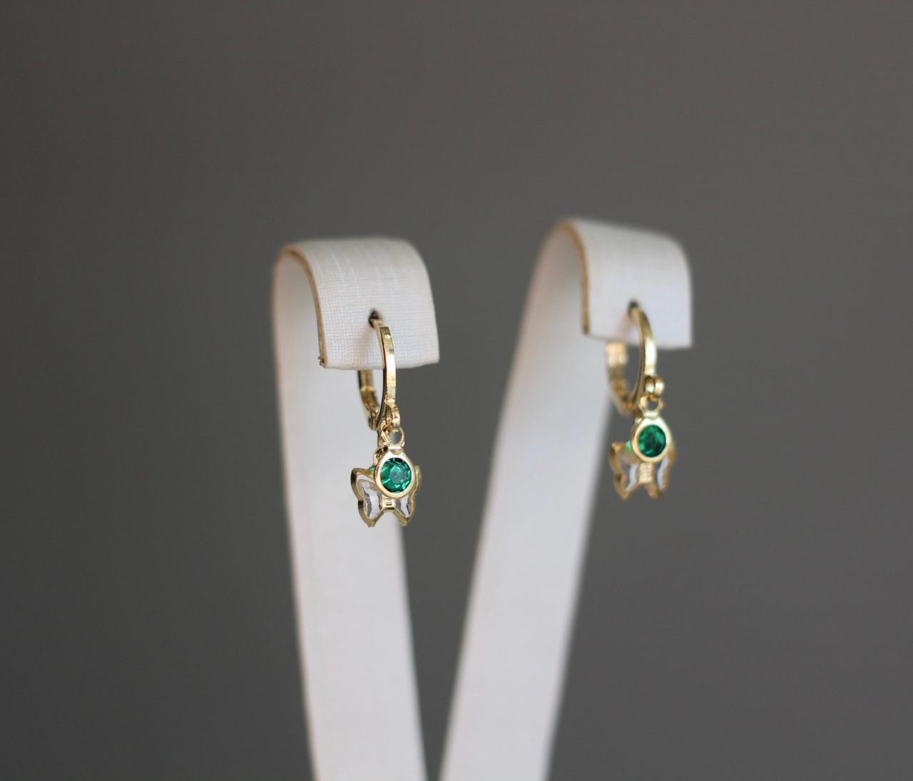 Brinco argolinha articulada borboleta cristal + zirconia verde