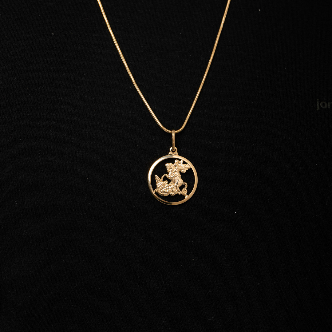 PINGENTE SÃO JORGE PEQUENO- BANHADO A OURO 18K