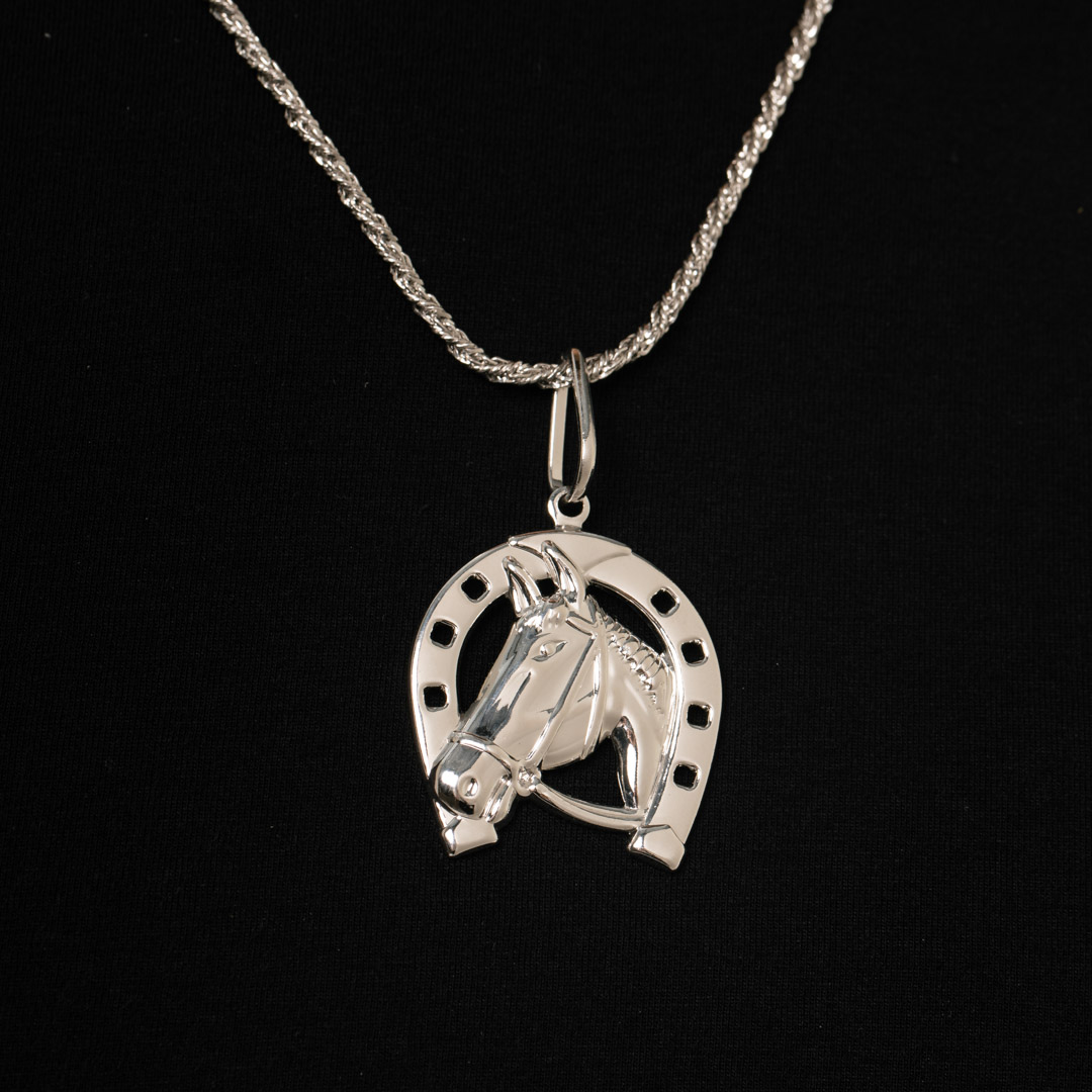 CORRENTE CORDÃO BAIANO CAVALO E FERRADURA GRANDE  - BANHADO A RÓDIO BRANCO