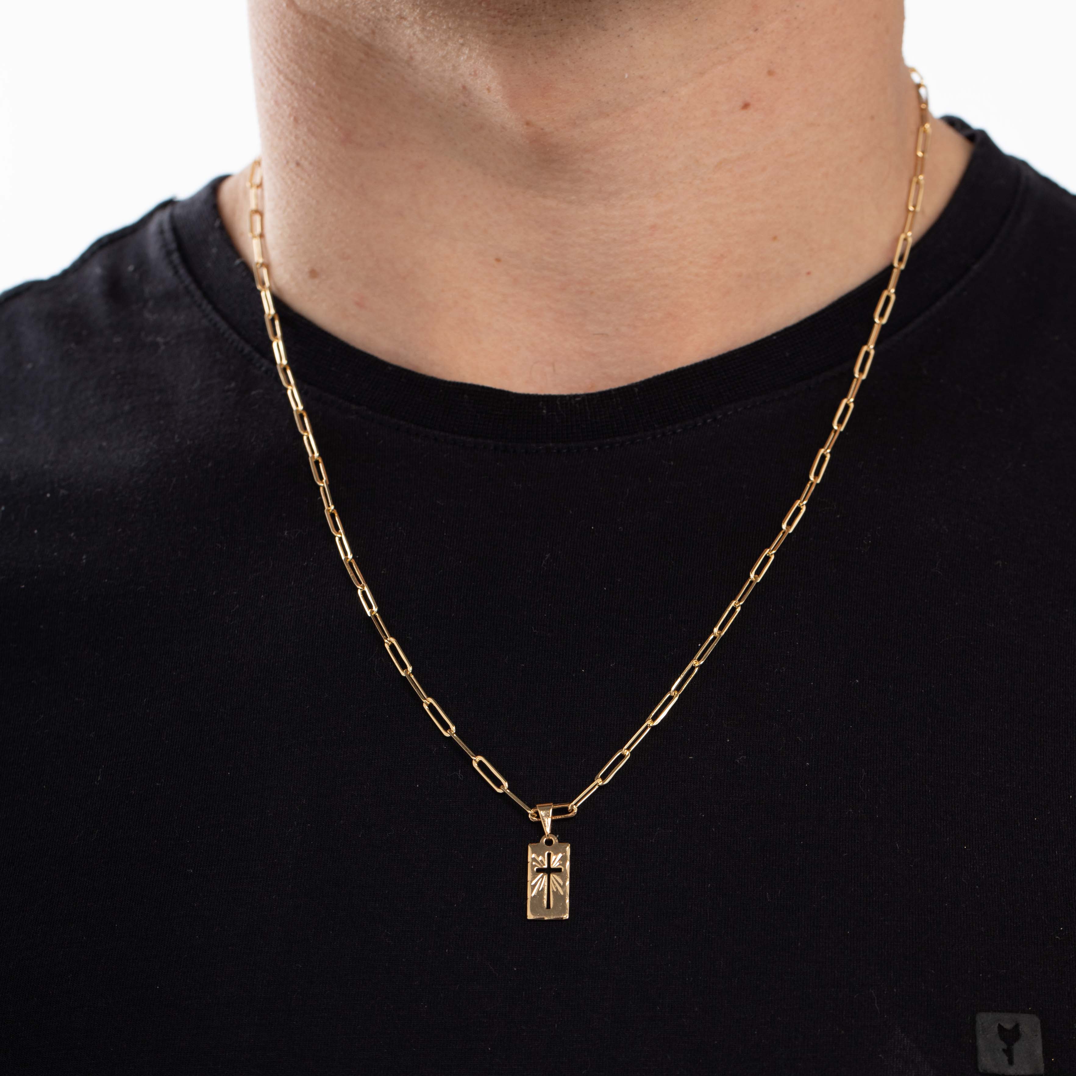 PINGENTE CRUZ PLACA VAZADO LUZ PEQUENA- BANHADO A OURO 18K