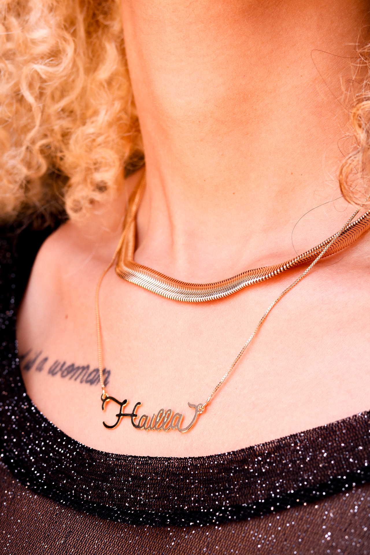 CORRENTE PERSONALIZADA NOME SIMPLES HAILA - BANHADO A OURO 18K