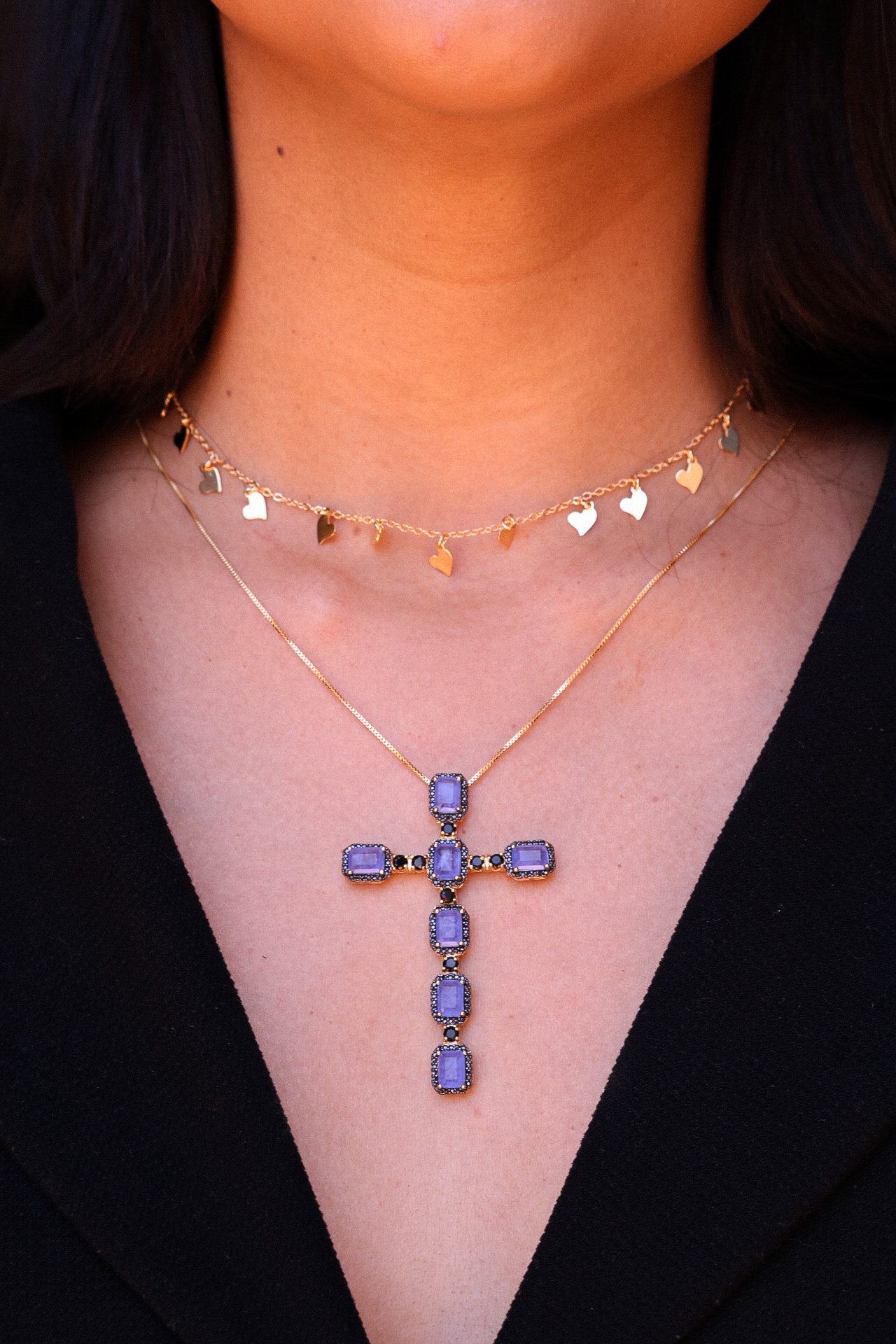 CORRENTE VENEZIANA COM CRUCIFIXO GRANDE PEDRA FUSION ROXA E ZIRCONIA NEGRA COM EXTENSOR- BANHADO A RÓDIO BRANCO