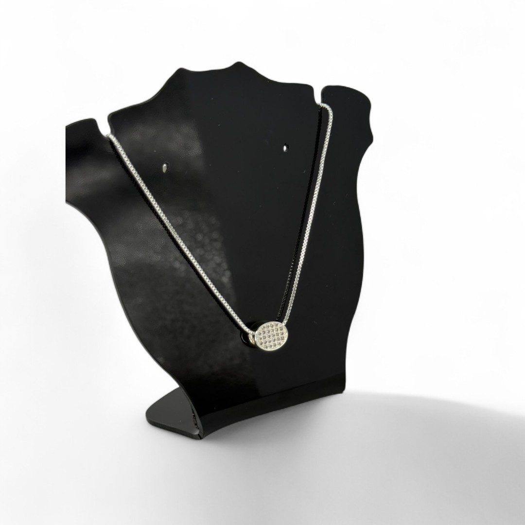 CORRENTE VENEZIANA COM PINGENTE OVAL CRAVEJADA EM MICRO ZIRCONIA CRISTAL E EXTENSOR - BANHADO A PRATA 925