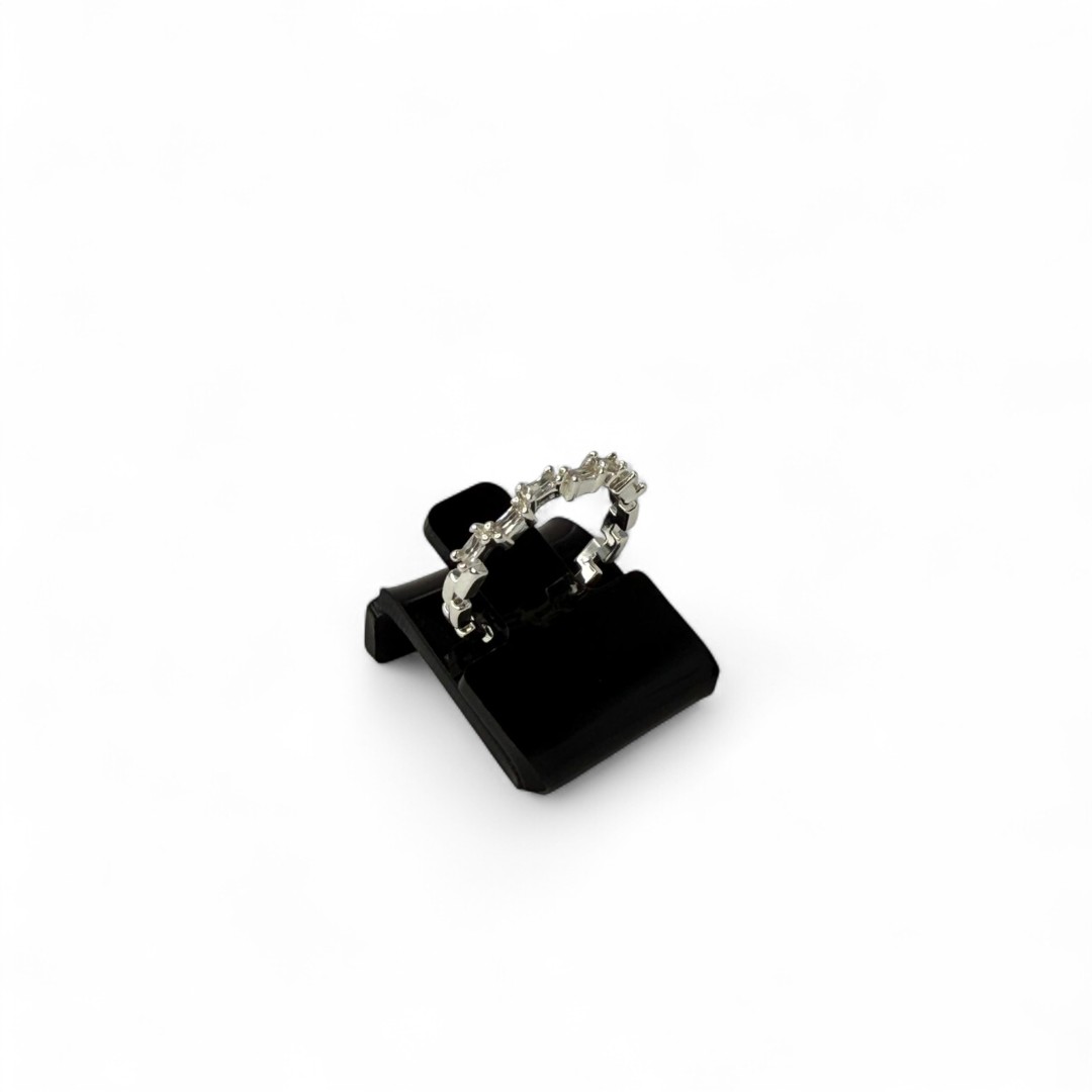 ANEL REGULAVEL ARO TODO EM RETÂNGULOS LISOS+ 6 NAVETES CRISTAL - BANHADO A PRATA 925