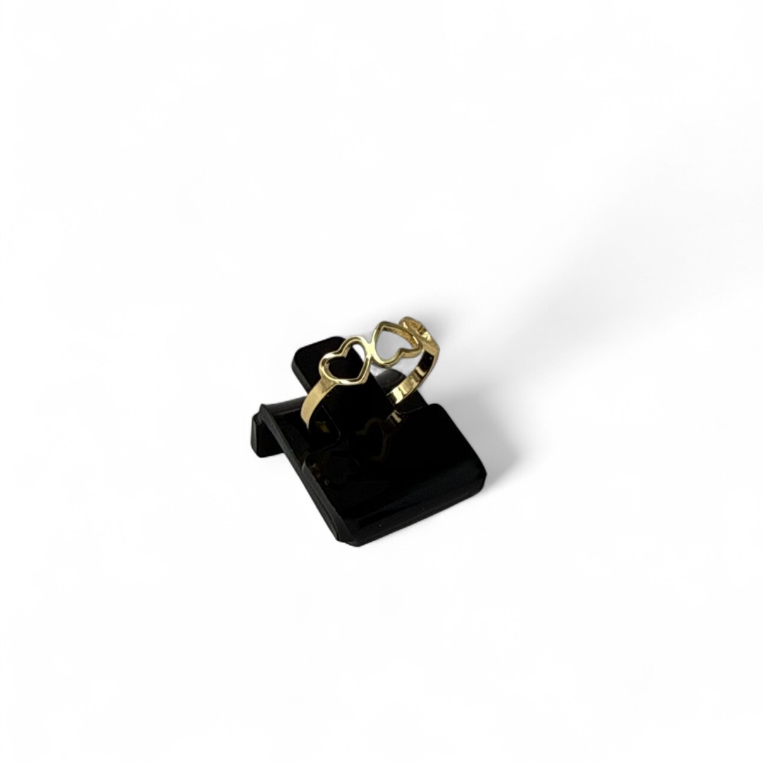 ANEL REGULÀVEL COM 3 CORAÇOES VAZADOS LISO  - BANHADO A OURO 18K