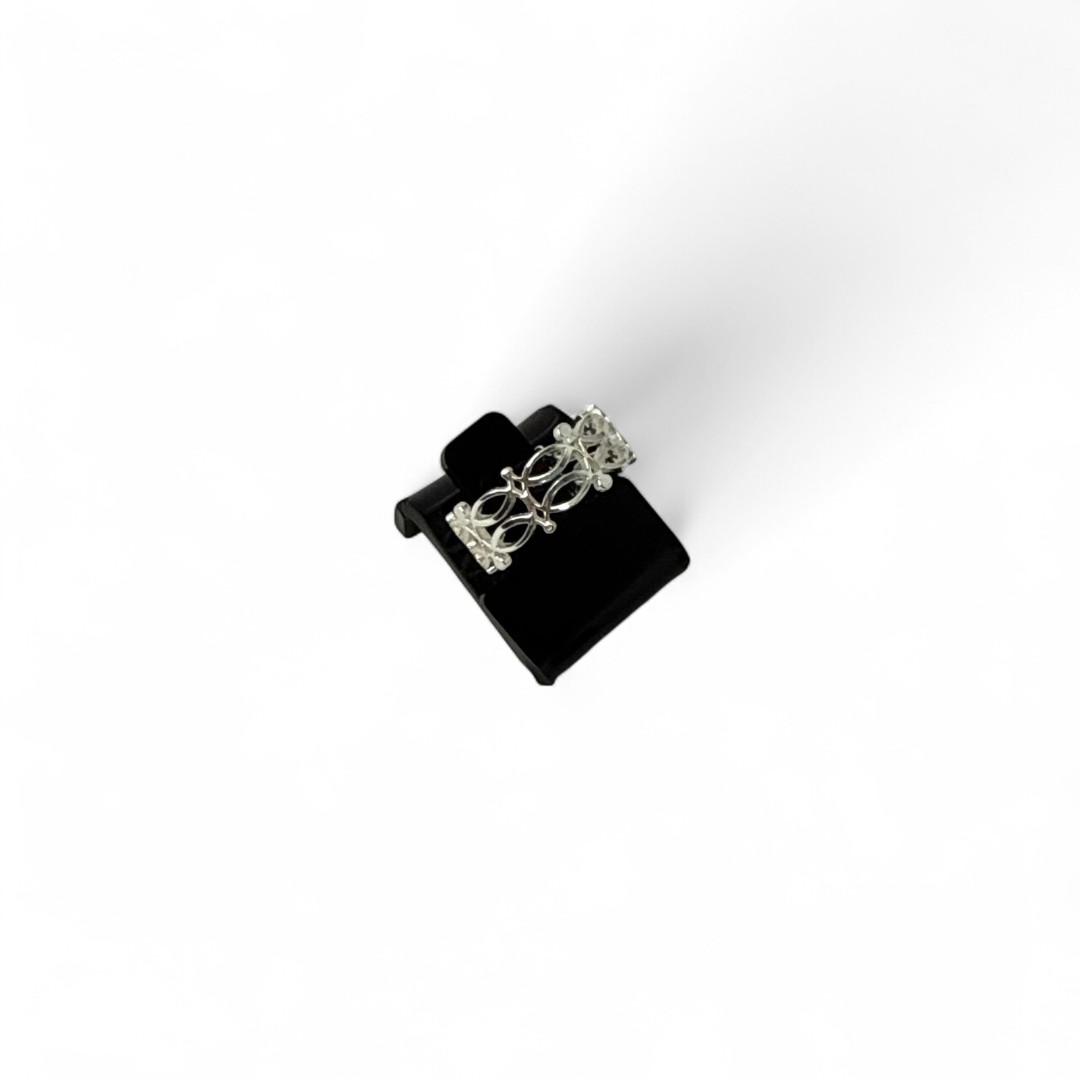 ANEL REGULÀVEL COM TRIÂNGULOS VAZADOS INVERTIDO LISO- BANHADO A PRATA 925