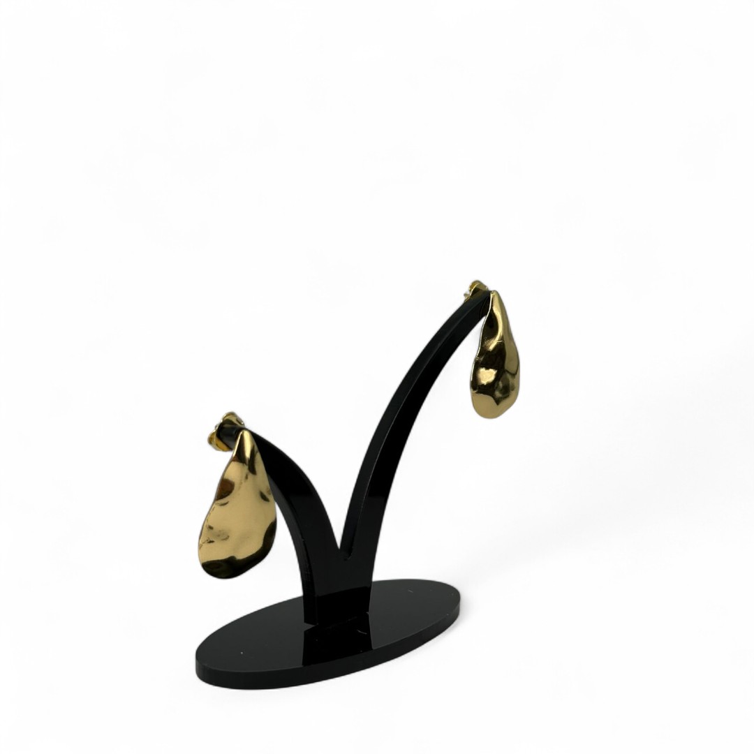 BRINCO ORGANICO GOTA GRANDE LISA - BANHADO A OURO 18K