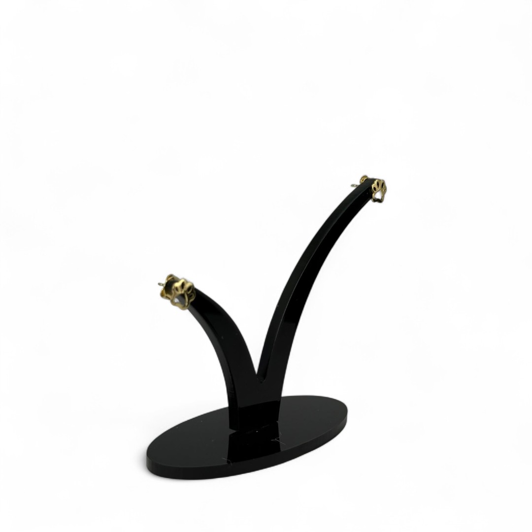 BRINCO PEQUENO PATA PET PEQUENO LISA - BANHADO A OURO 18K