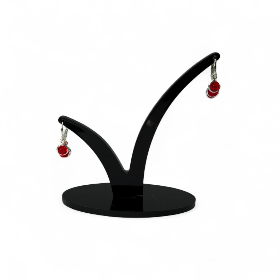 BRINCO ARGOLA DE CLICK COM PENDURICALHO TRIPLO ZIRCONIA VERMELHA  - BANHADO A PRATA 925