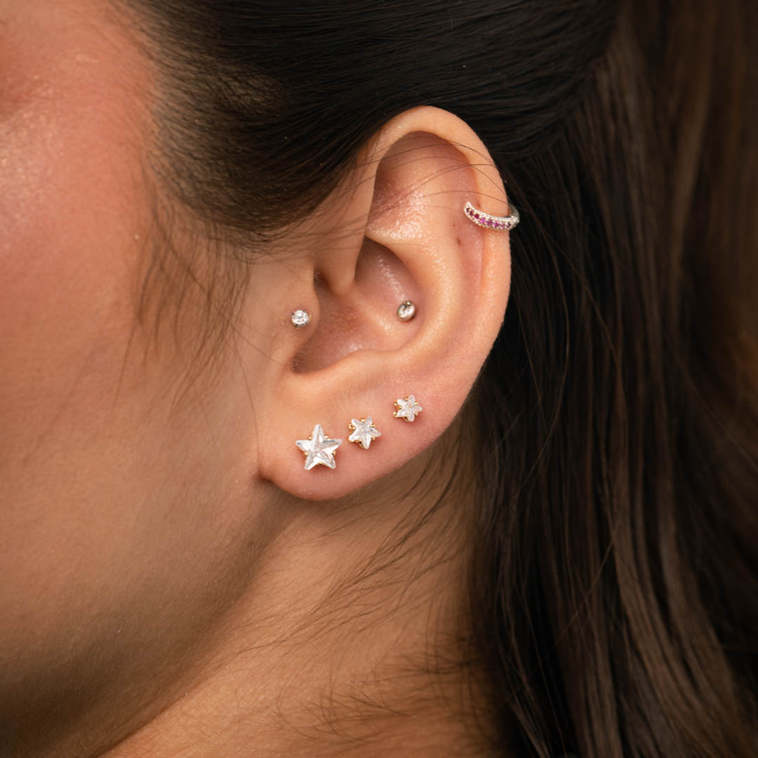 BRINCO ESTRELA PEDRA CHEIA CRISTAL - BANHADA A OURO 18K