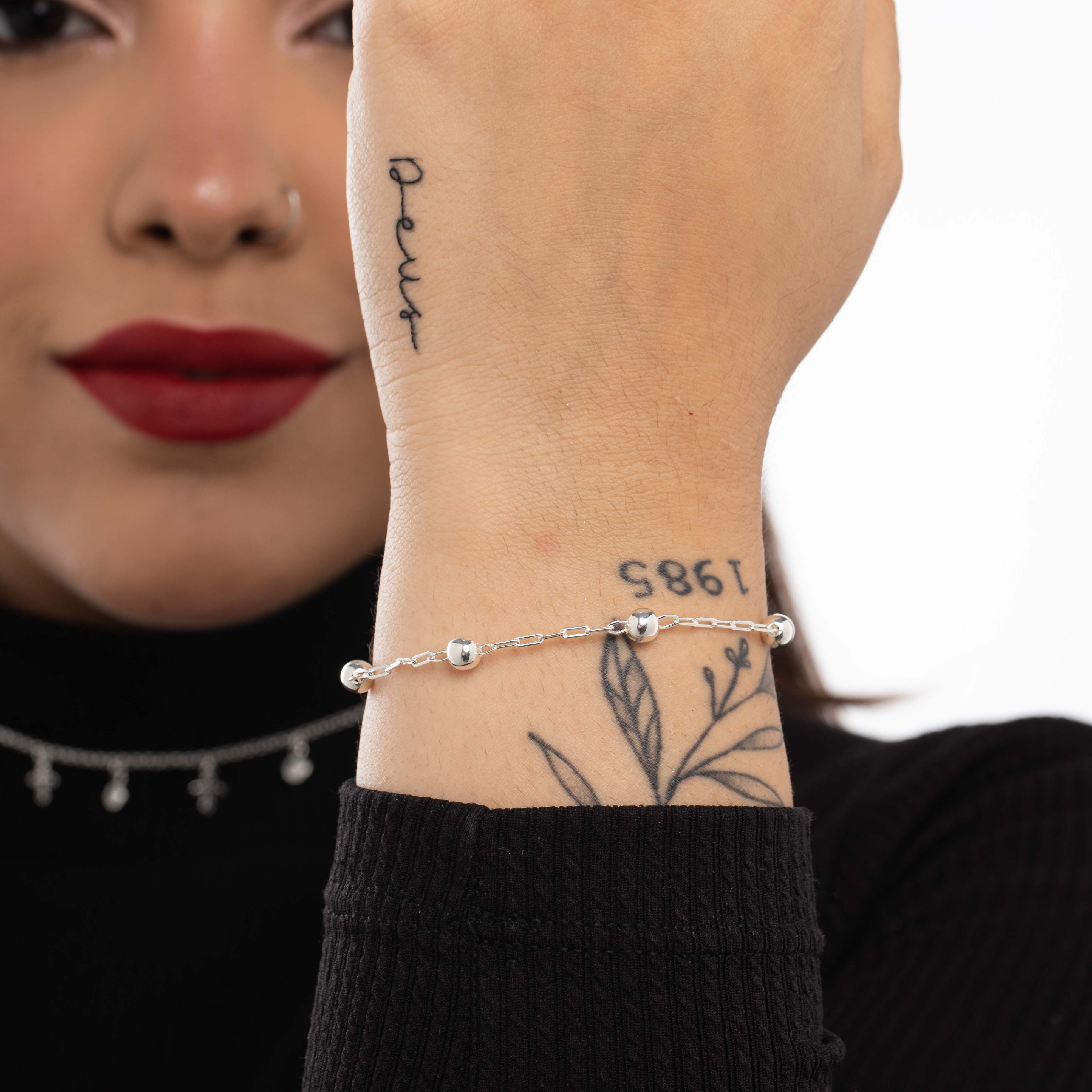 PULSEIRA CARTHIE COM 5 BOLAS LISA E EXTENSOR - BANHADO A PRATA 925