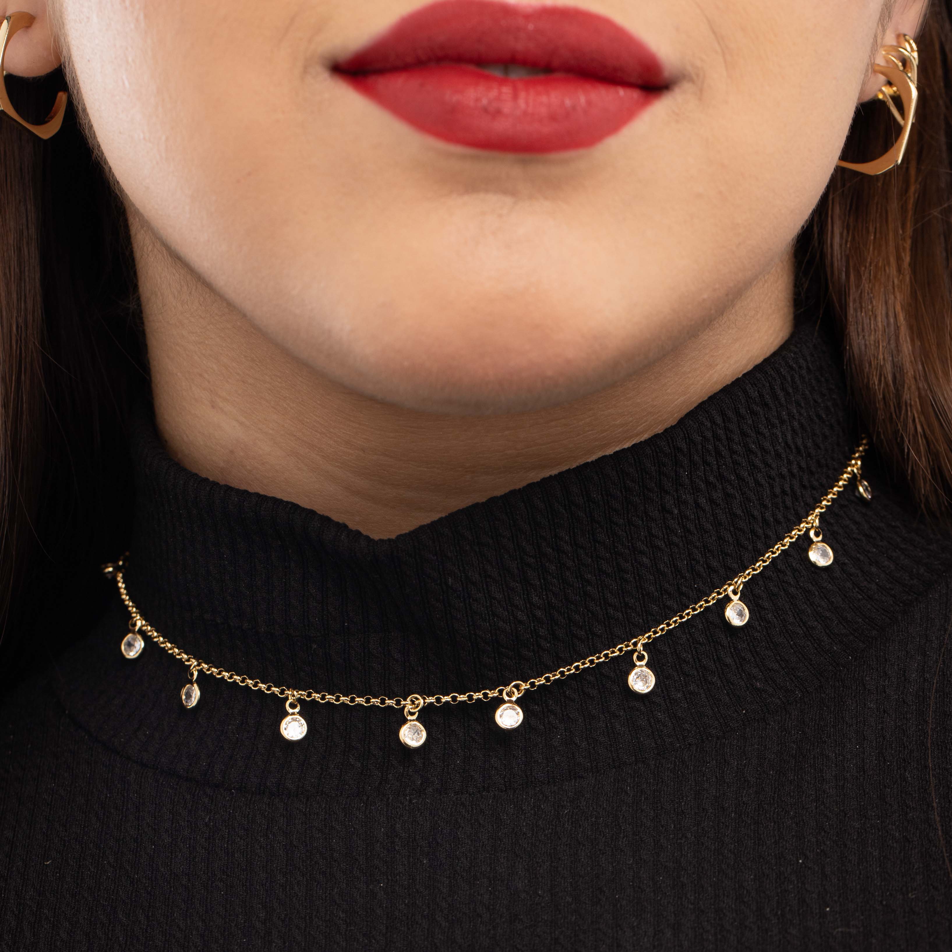 CHOKER CORRENTE ELO PORTUGUES FINO  COM PONTO DE LUZ COM BORDA E ZIRCONIA CRISTAL E EXTENSOR   - BANHADO A OURO 18K