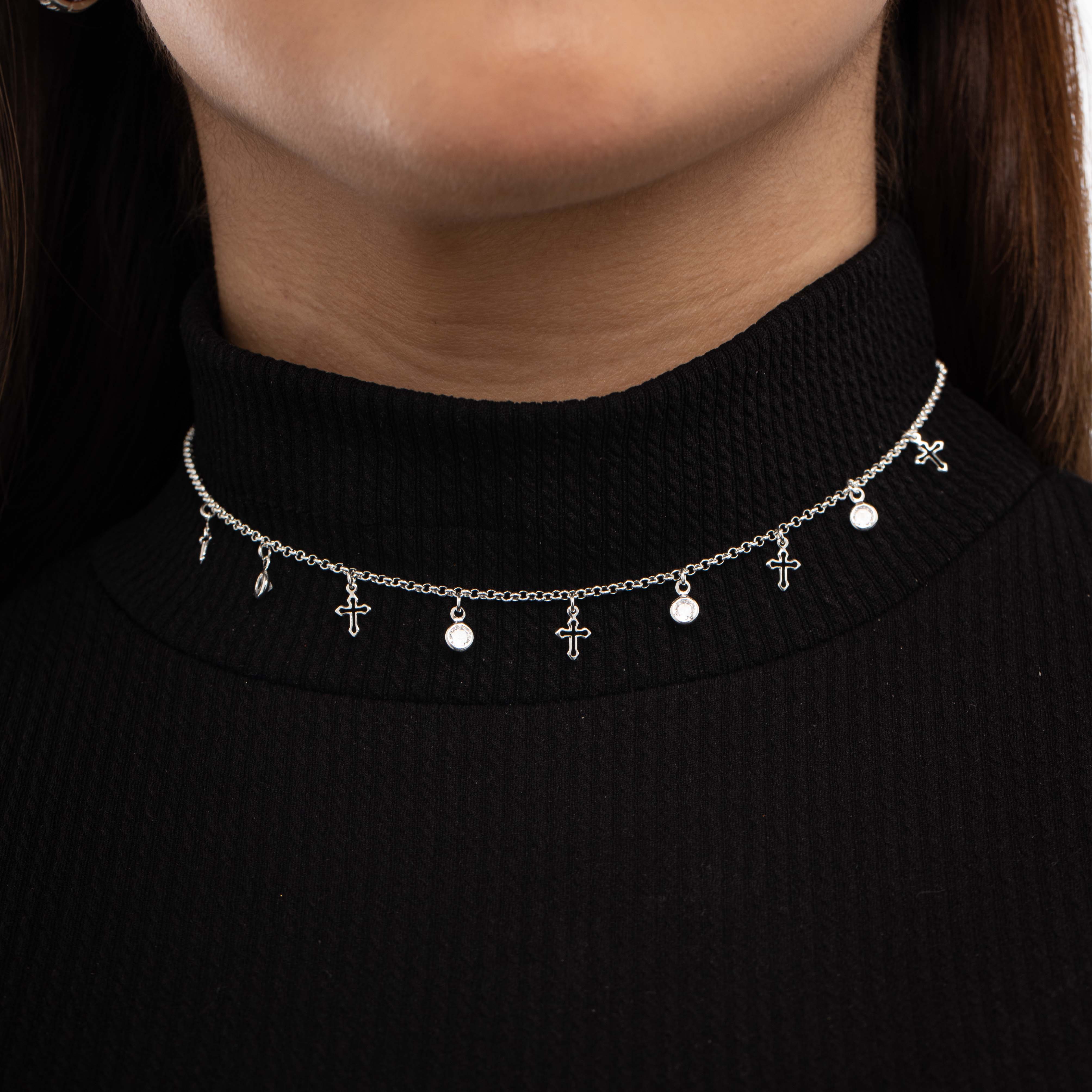 CHOKER CORRENTE ELO PORTUGUES FINO COM PONTO DE LUZ CRISTAL  CRUZ VAZADA COM EXTENSOR   - BANHADO A PRATA 925