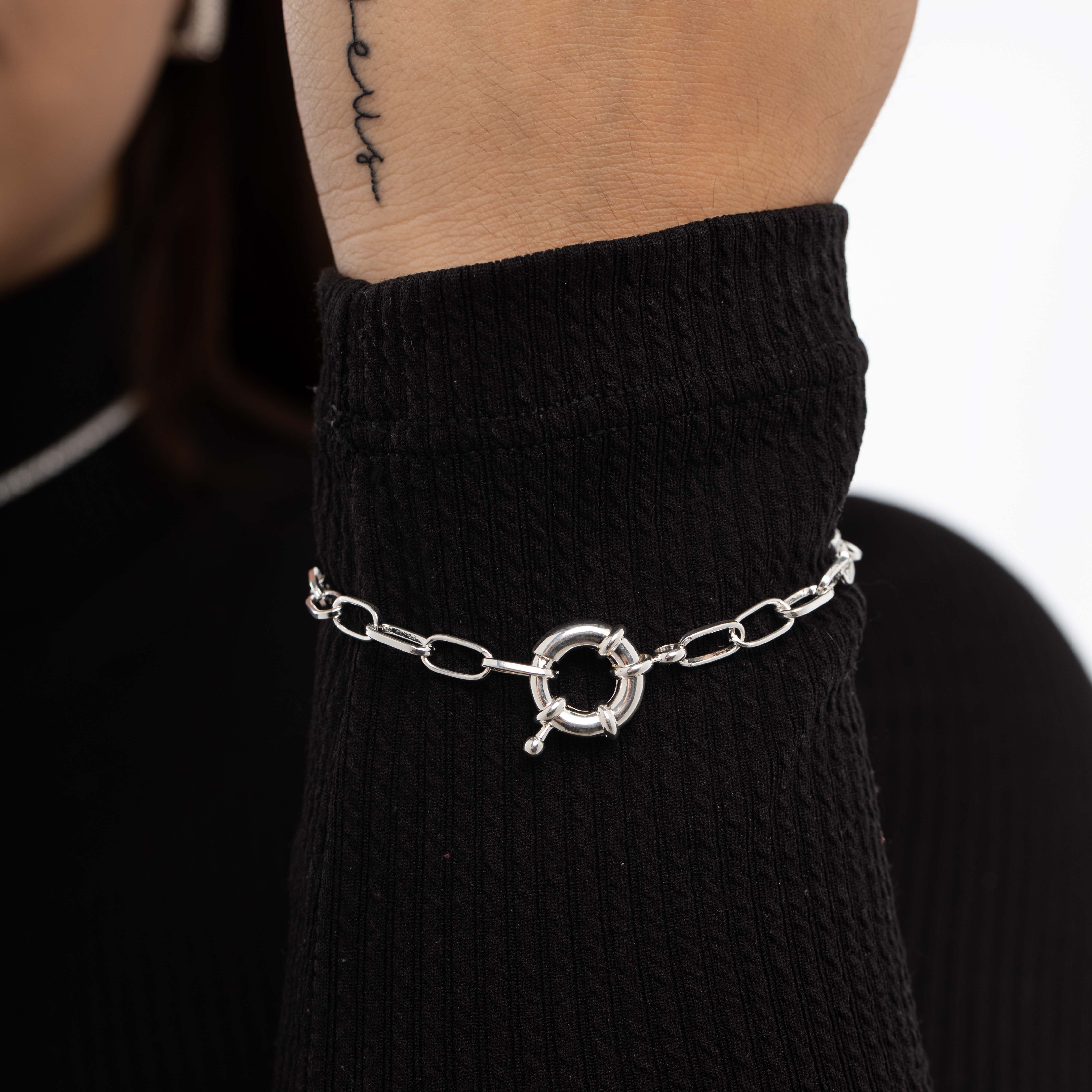 PULSEIRA ELO CARTHIE LARGO COM 1 MENINO CRAVEJADA ZIRCÔNIA CRISTAL  - BANHADO A PRATA 925