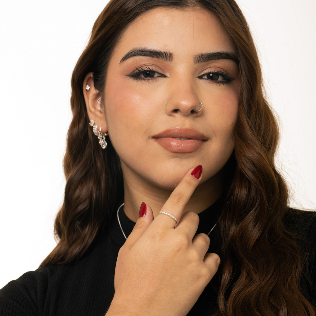 ANEL APARADOR COM MICRO ZIRCÔNIA CRAVEJADA CRISTAL REDONDA  Nº19- BANHADO A PRATA 925