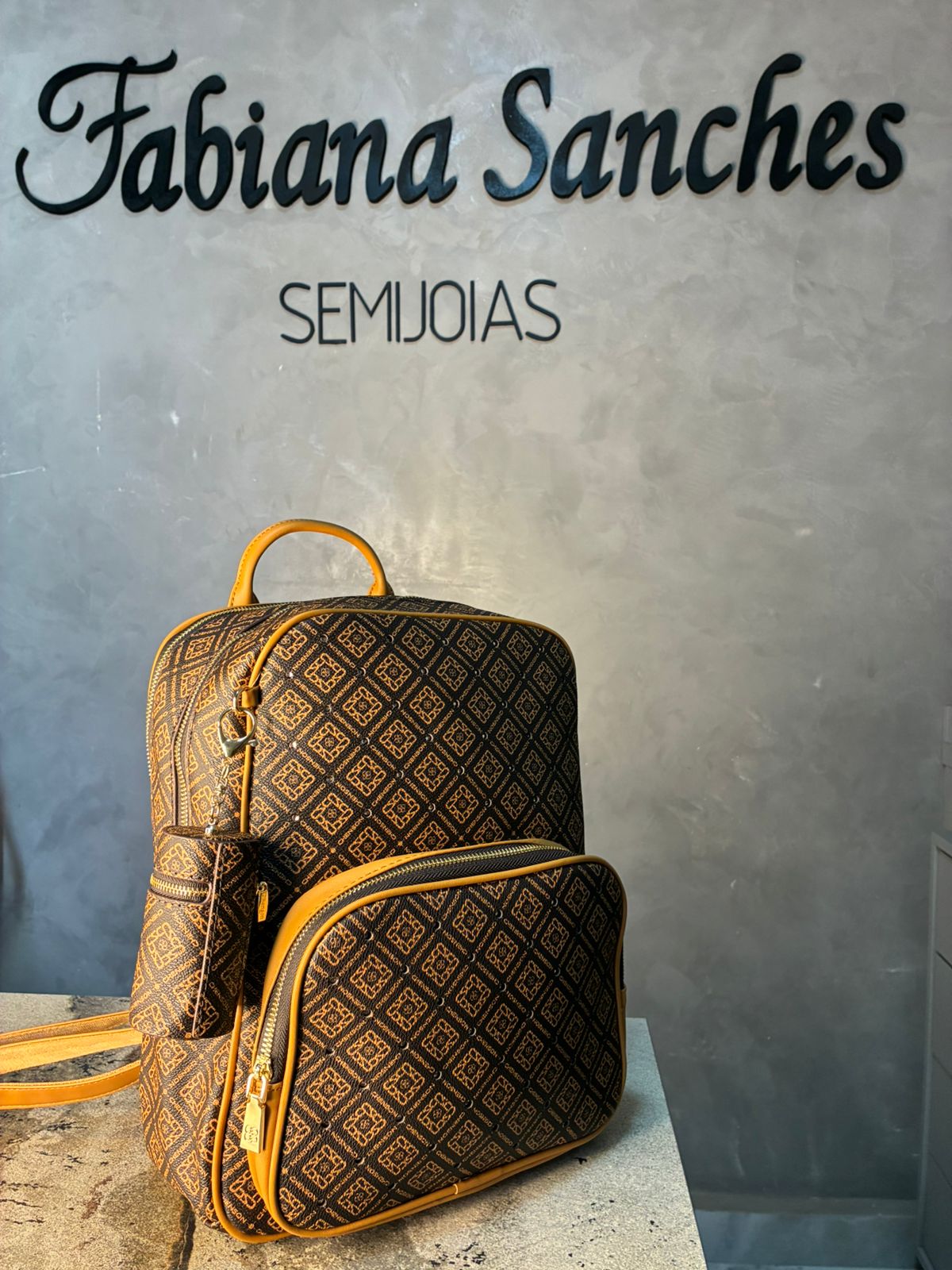 BOLSA MOCHILA QUADRICULADA COM ZIRCÔNIA + CHAVEIRO PORTA MOEDAS CHENSON