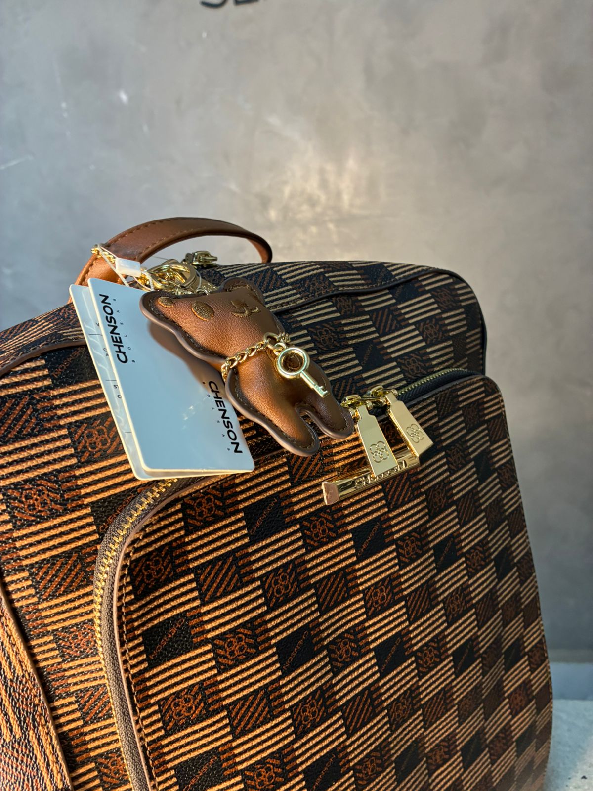 BOLSA MOCHILA QUADRICULADO COM + CHAVEIRO URSINHO CHENSON