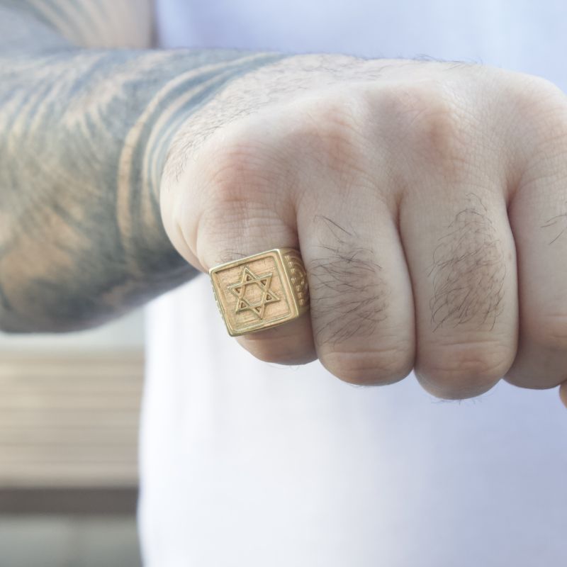 ANEL QUADRADO MASCULINO ESTRELA DE DAVI
