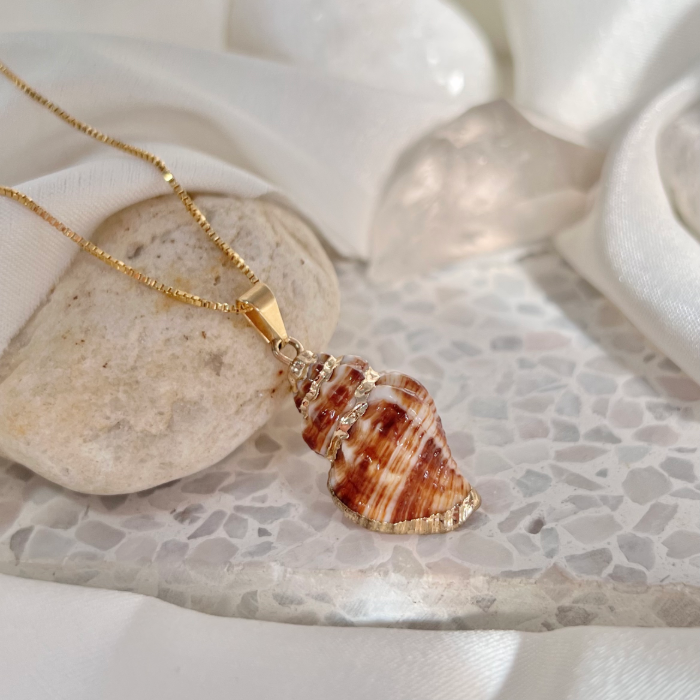 COLAR PINGENTE CONCHA