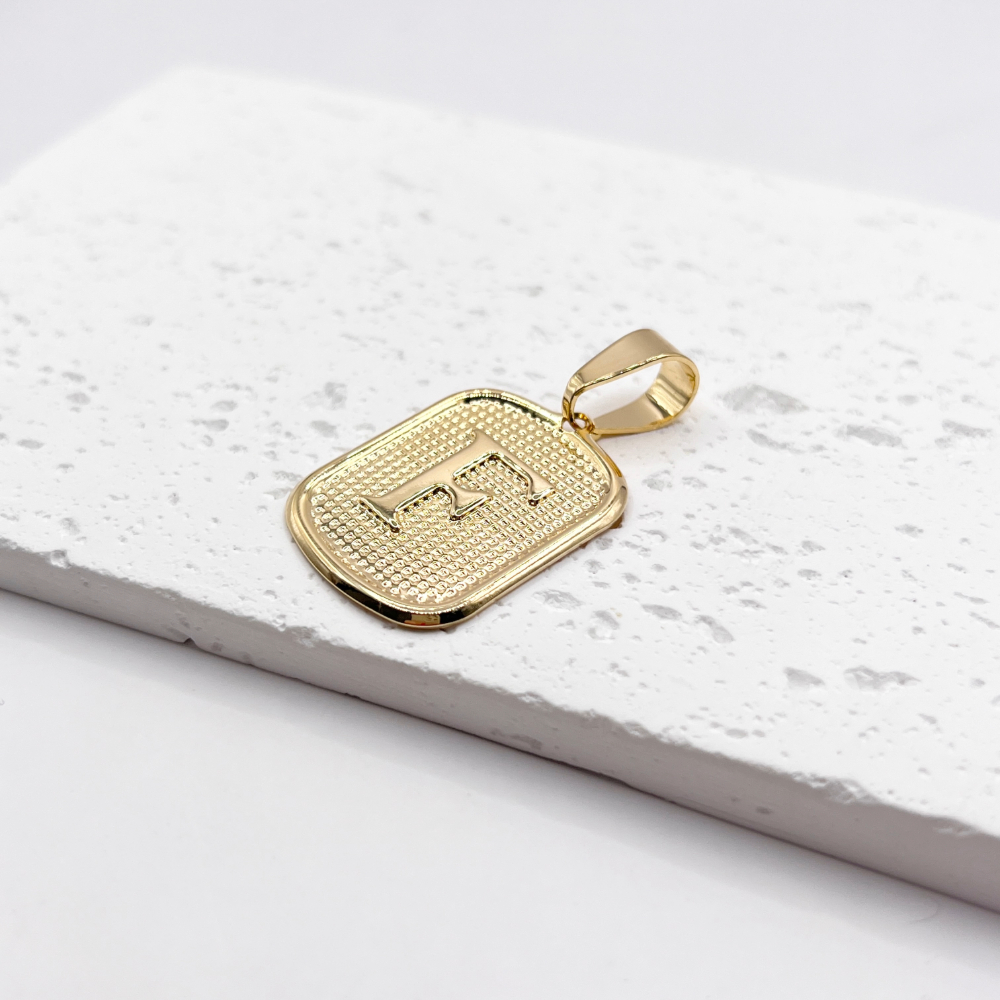 PINGENTE MEDALHA QUADRADA DE LETRA - F PINGENTE MEDALHA QUADRADA DE LETRA - F