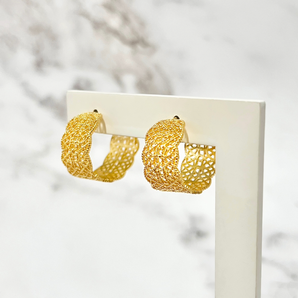 BRINCO ARGOLA PINO LARGA RENDADA