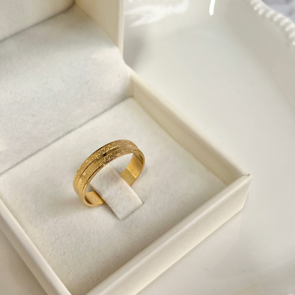 ANEL ALIANÇA 2 FRISOS GRANITADOS