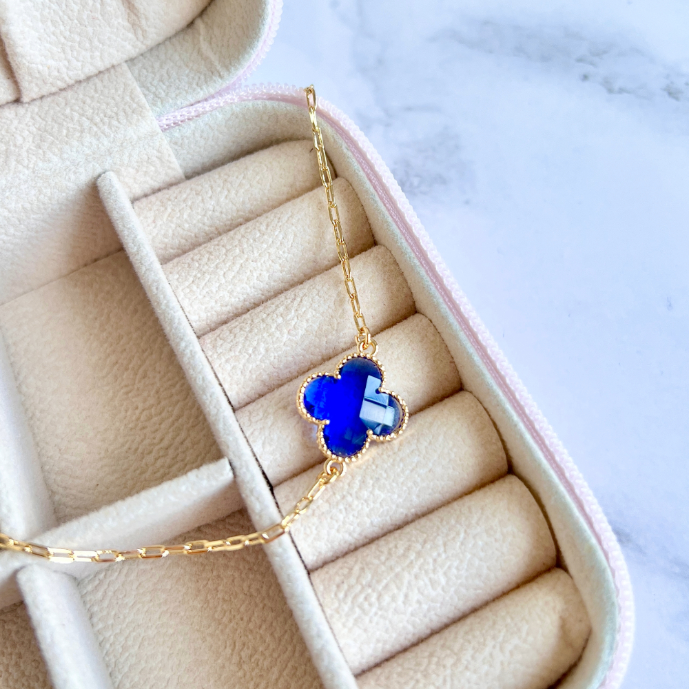 COLAR CHOKER TREVO AZUL BIC 40CM