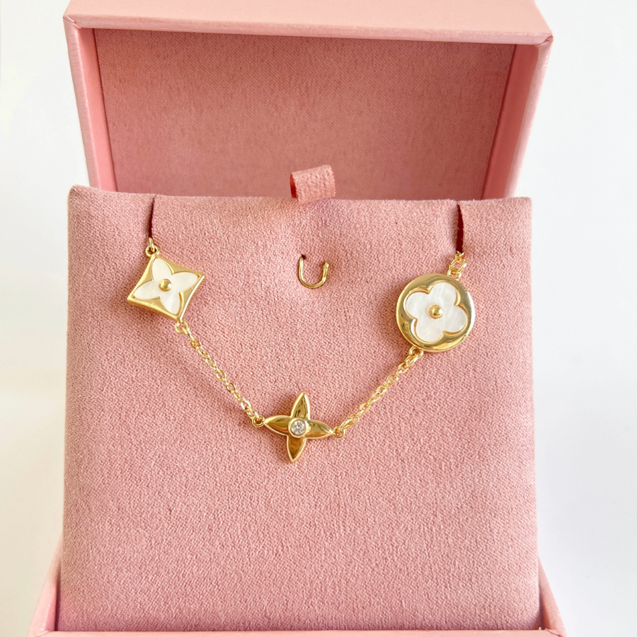PULSEIRA INPIRAÇÃO LOUIS VUITTON - MADRE PÉROLA BRANCA