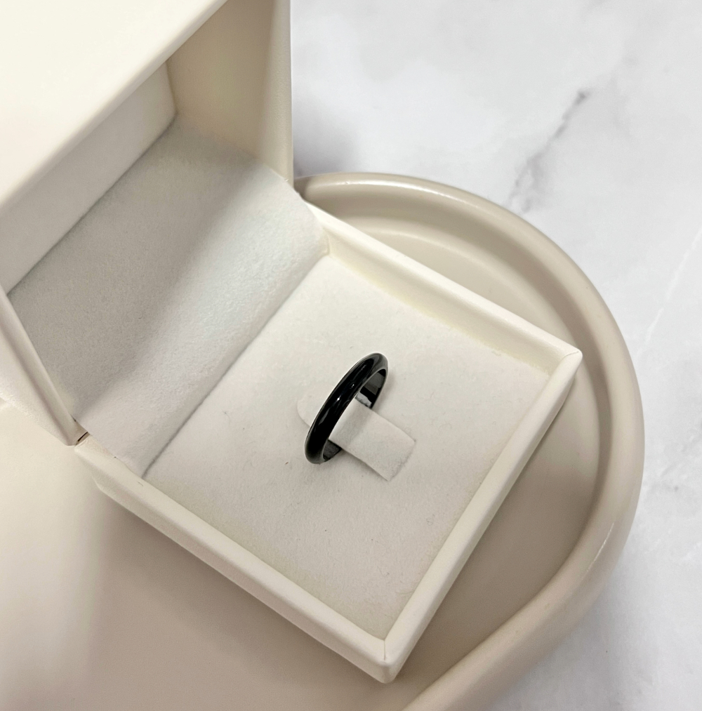 ANEL ESMALTADO PRETO ANEL ESMALTADO PRETO