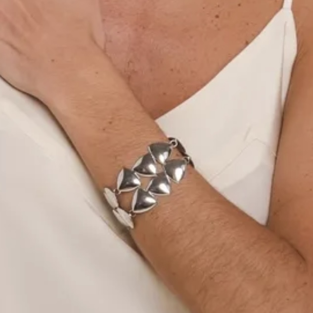 PULSEIRA TRIÂNGULOS LISOS