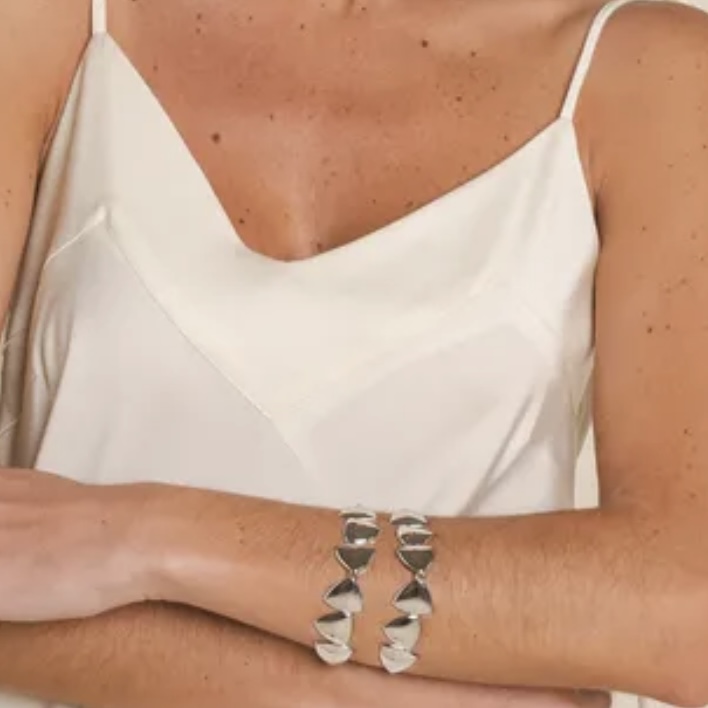 PULSEIRA TRIÂNGULOS LISOS