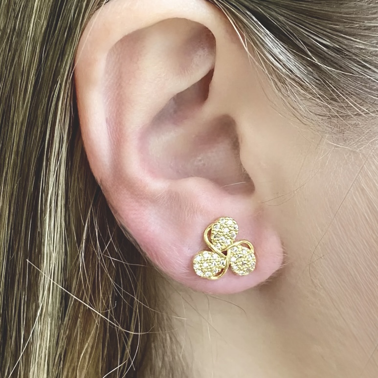 BRINCO FLOR 3 PÉTALAS ZIRCÔNIAS