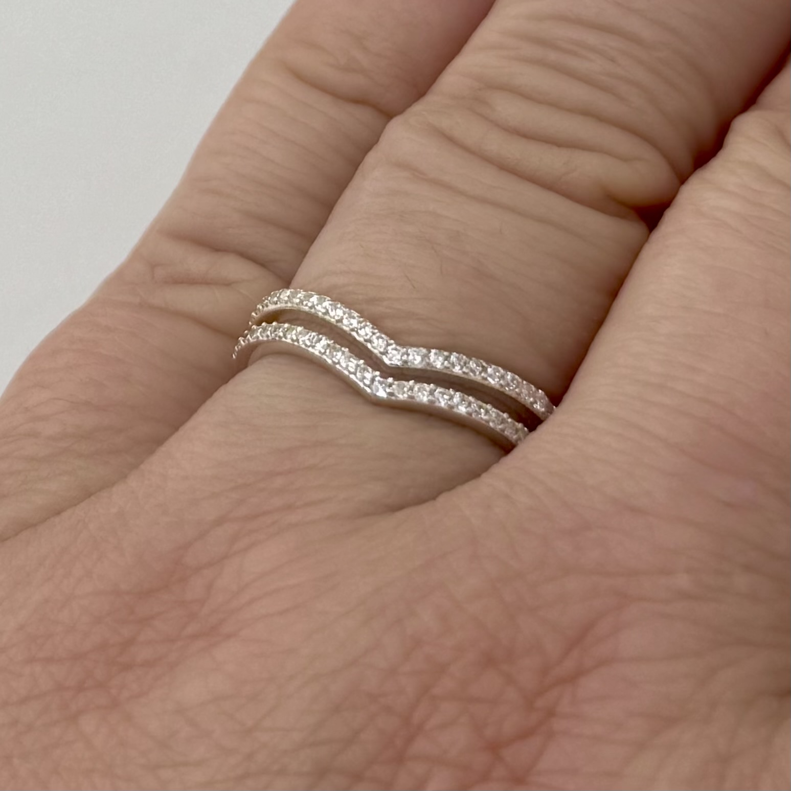 ANEL ZIRCÔNIAS 2 FILEIRAS TRIANGULARES