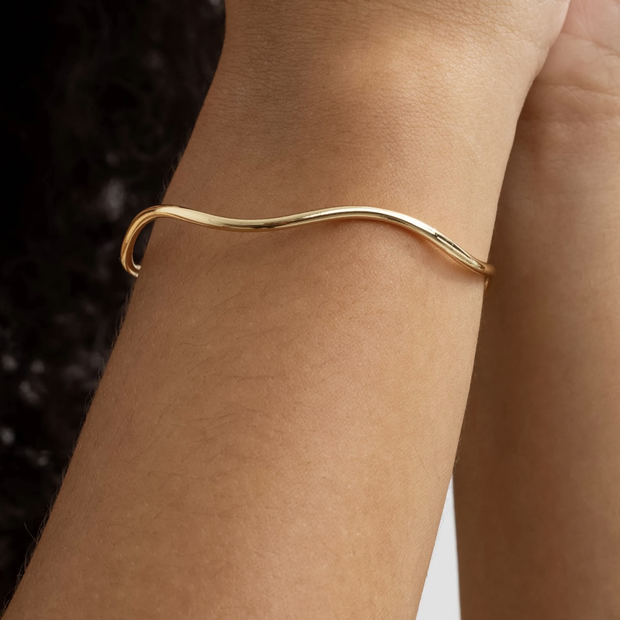 BRACELETE ONDULADO LISO