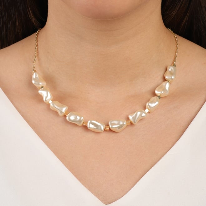 COLAR PÉROLAS COM DETALHES IRREGULARES