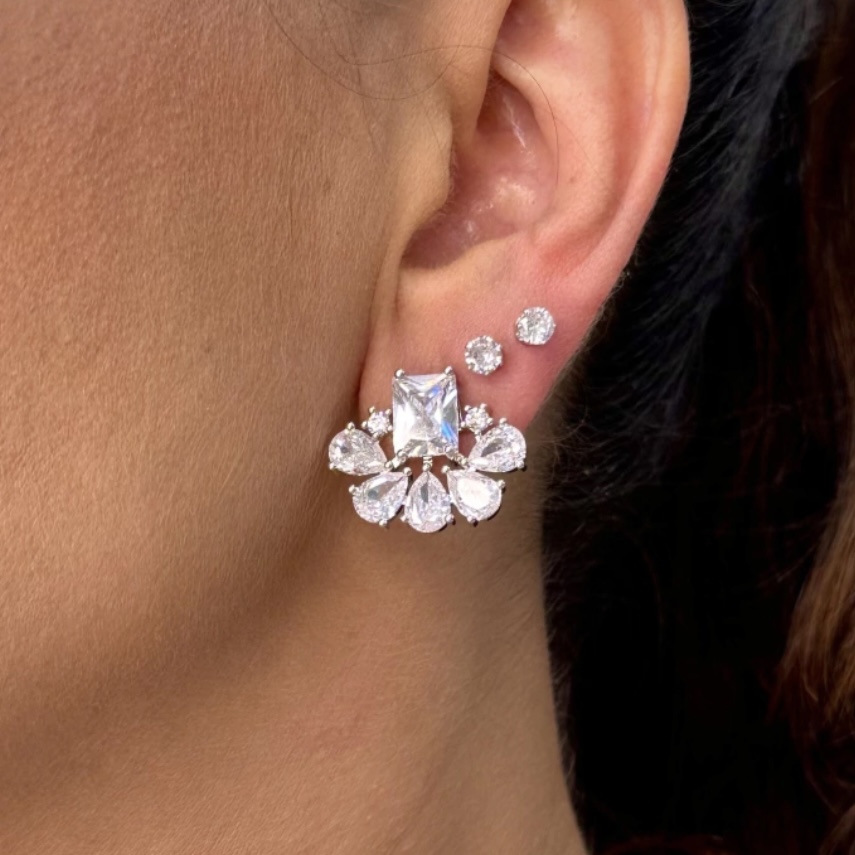 BRINCO ZIRCÔNIAS TIPO LEQUE