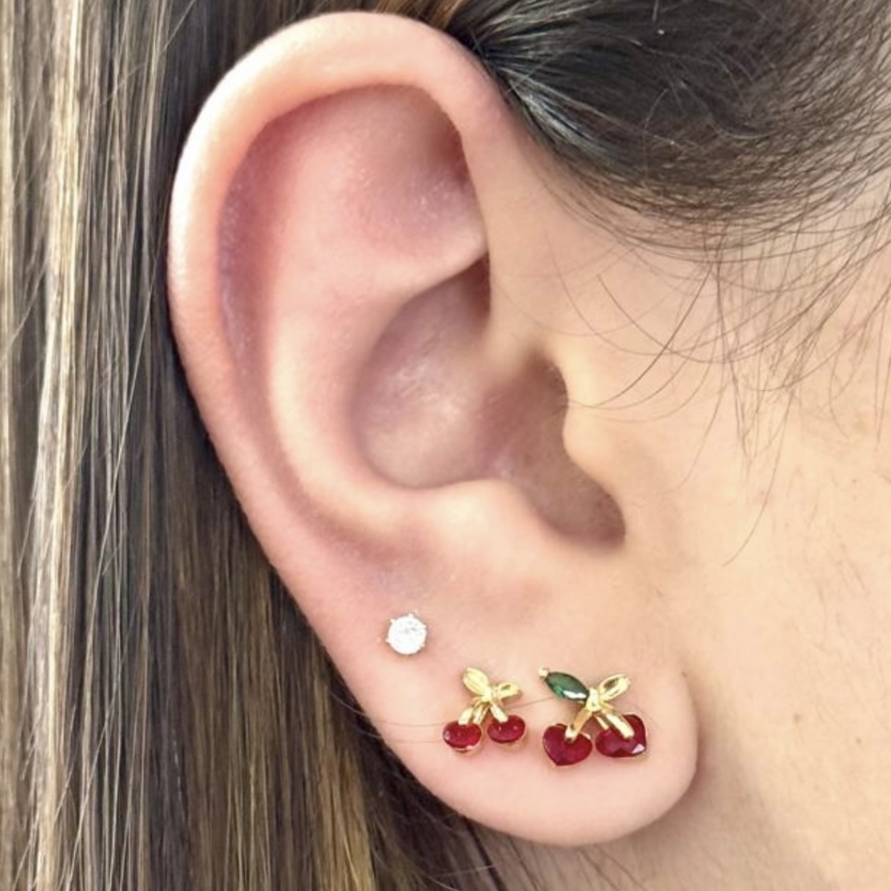 TRIO CEREJAS E PONTO DE LUZ