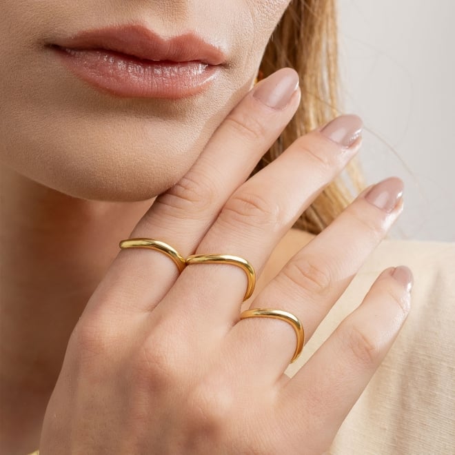 ANEL COM DESIGN ABERTO E FORMATO ORGÂNICO