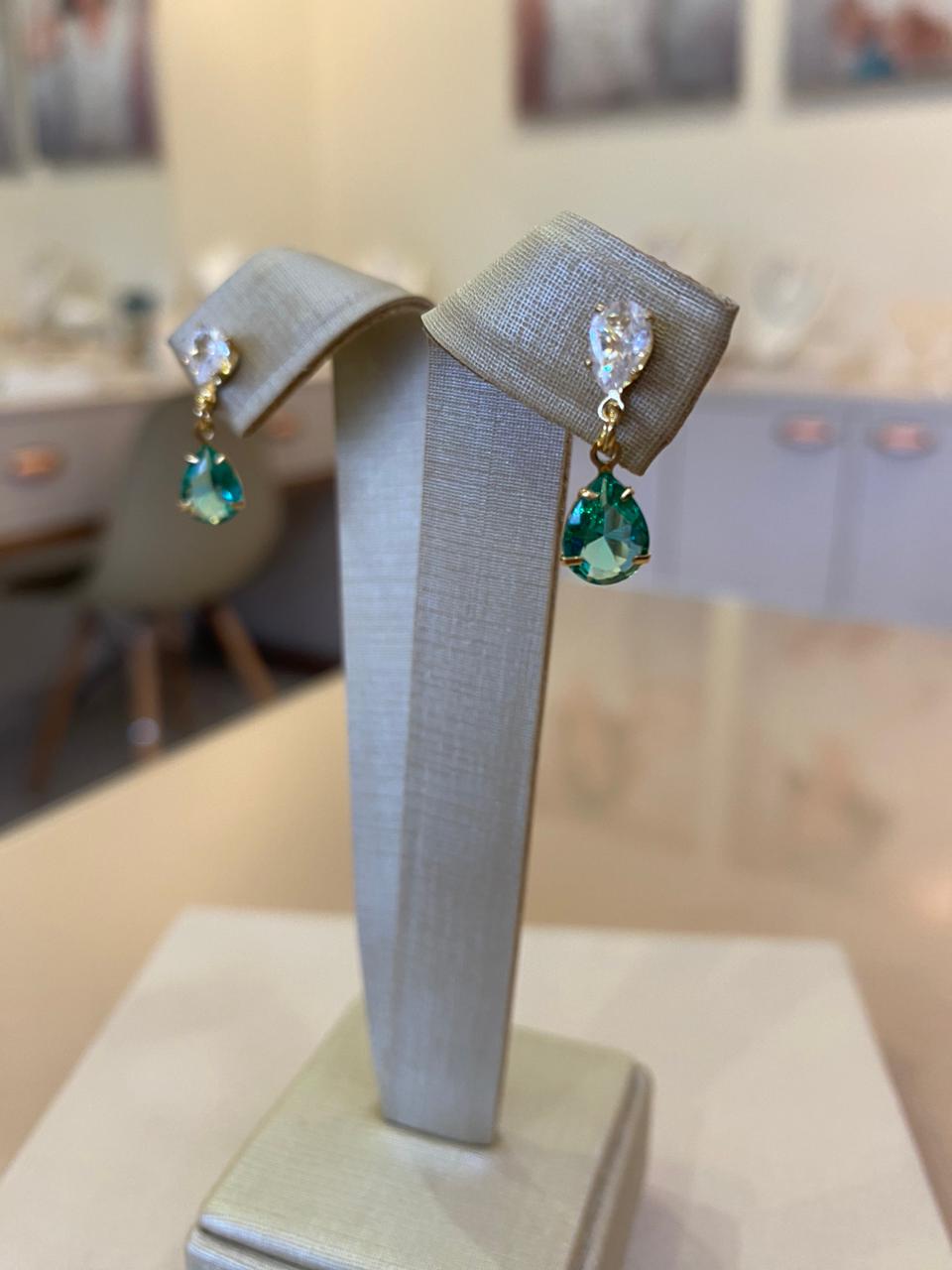 BRINCO DUAS GOTAS CRISTAL E VERDE