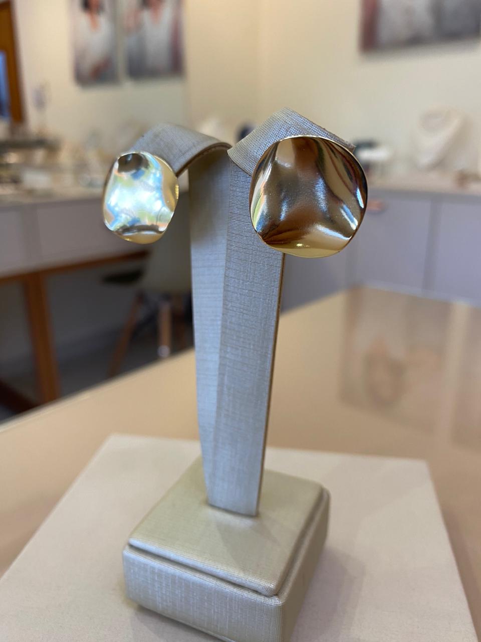 BRINCO BOTÃO ORGÂNICO LISO