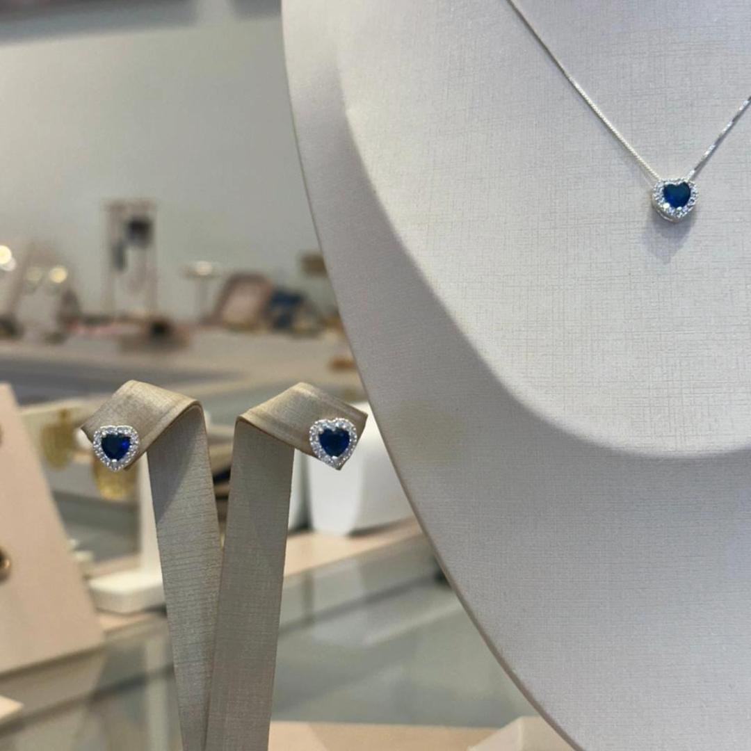 CONJUNTO PRATA CORAÇÃO AZUL MARINHO