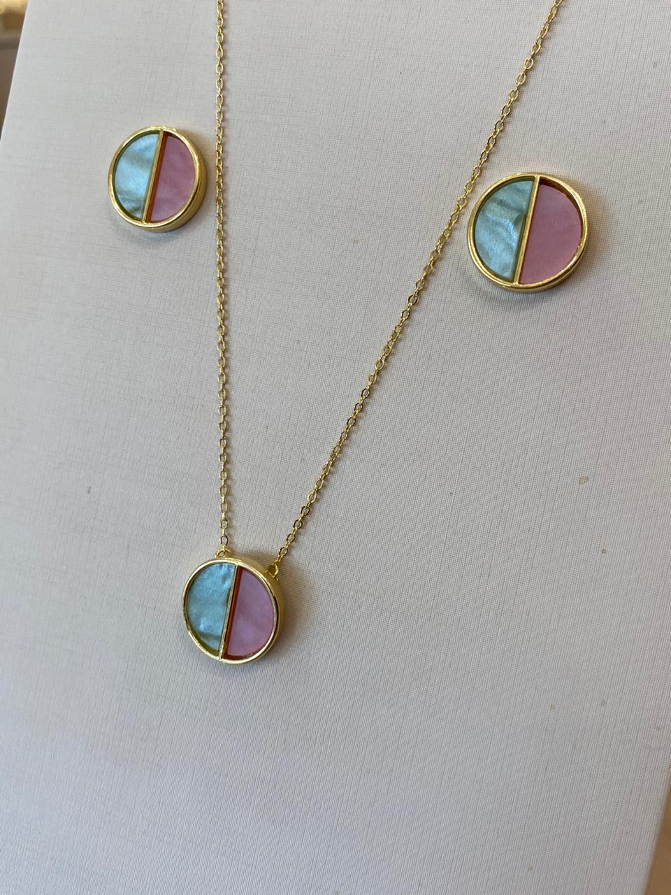 CONJUNTO REDONDO ROSA E VERDE ÁGUA