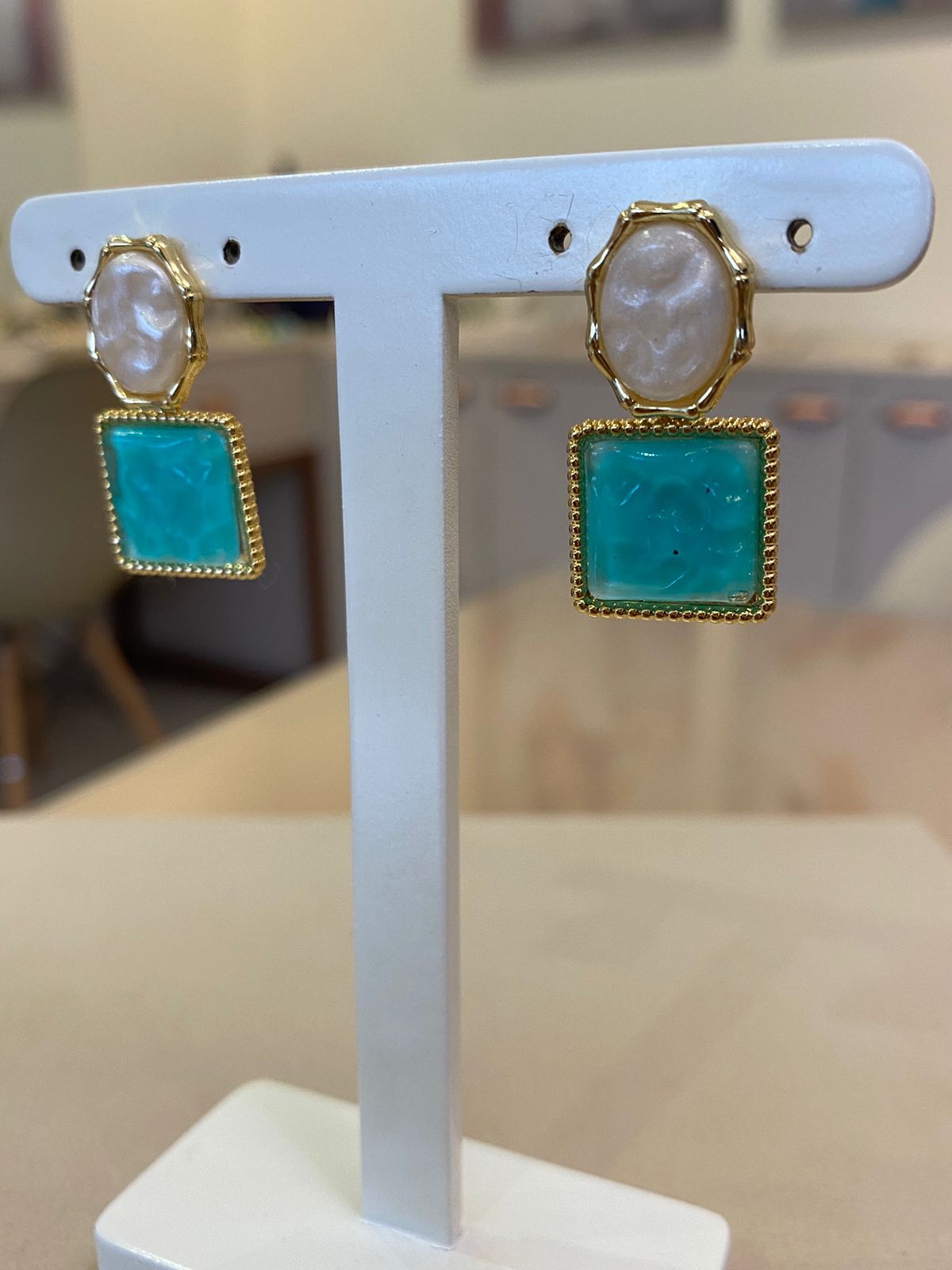 BRINCO ORGÂNICO BASE OVAL MADREPÉROLA E TURQUESA ICED